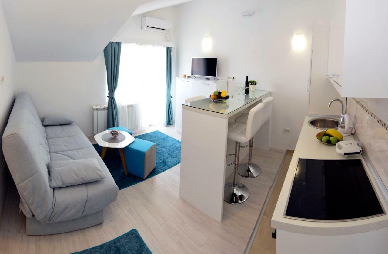 Apartmani Stefanija Tivat Exteriör bild