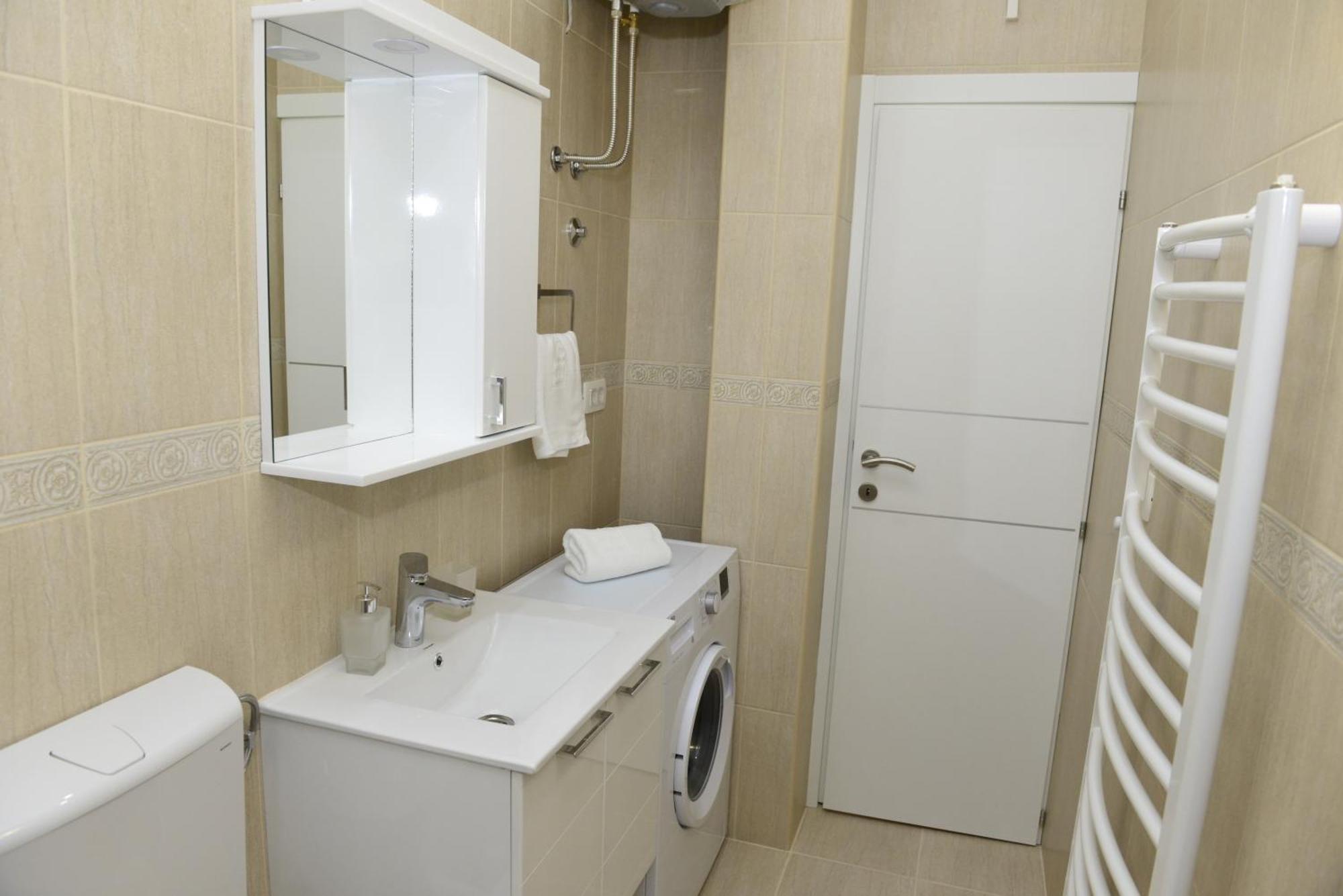 Apartmani Stefanija Tivat Exteriör bild