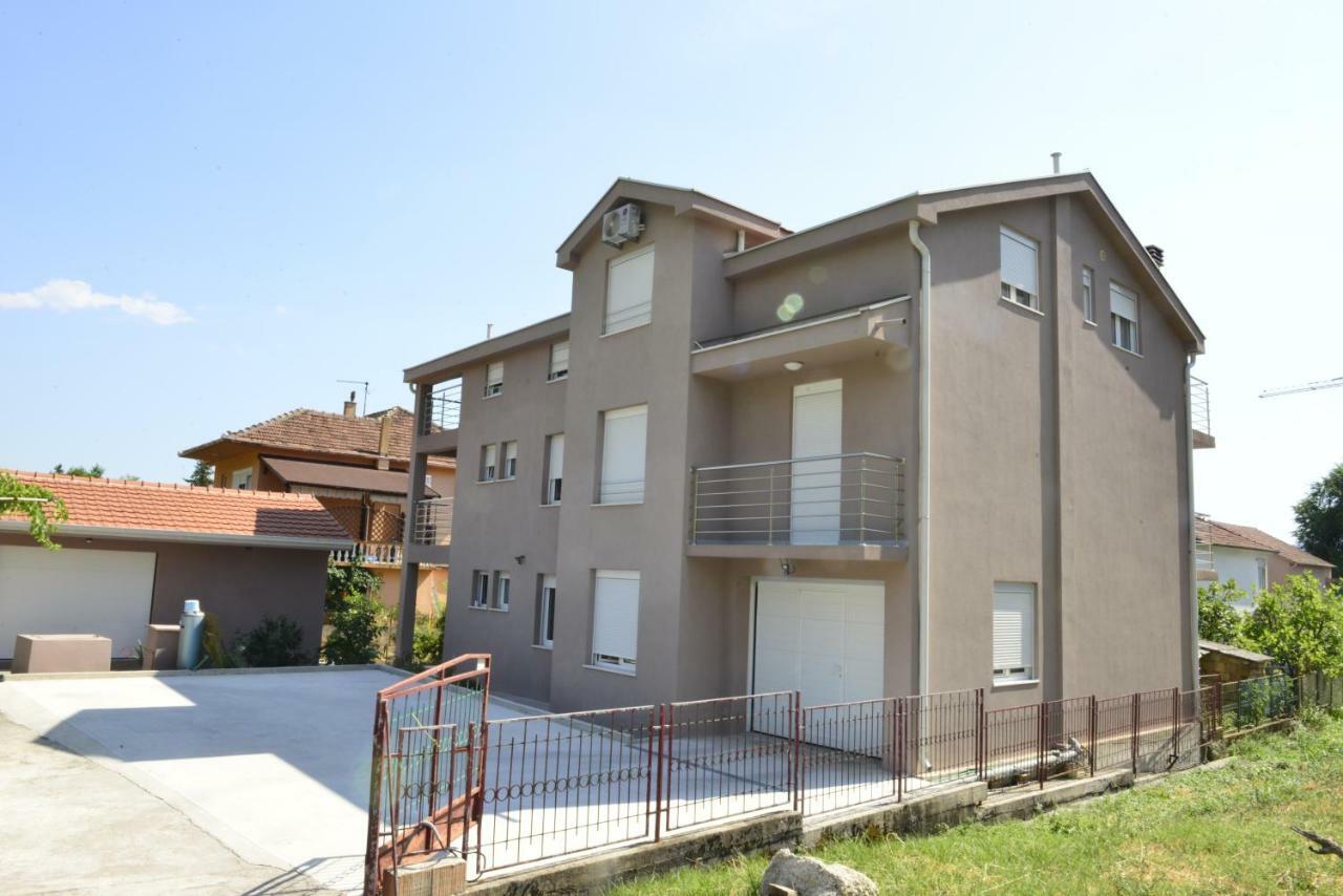Apartmani Stefanija Tivat Exteriör bild
